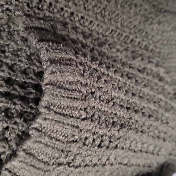 American Eagle Outfitters Cable Knit Dark Green Cardigan - Picture 3 of 4